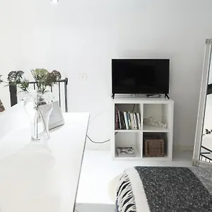 Comecasa Grazioso Loft In Crocetta Near Mangiagalli , Milan Italy